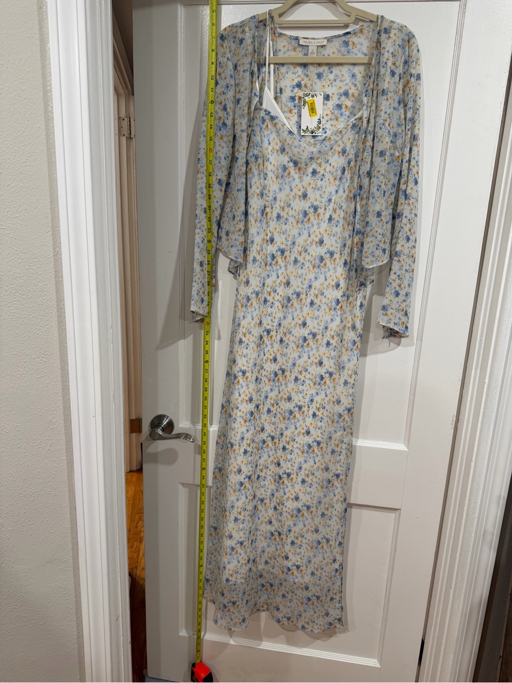 Chelsea & Violet Blue and Cream Floral Maxi with Sheer Jacket - Picture 9 of 10